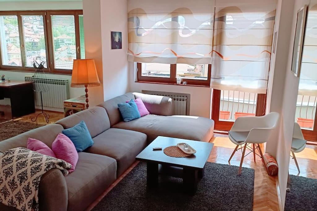 Spacious Condo Near Bascarsija - Free Parking Sarajevo Luaran gambar