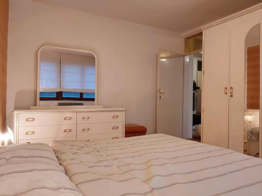 Spacious Condo Near Bascarsija - Free Parking Sarajevo Luaran gambar